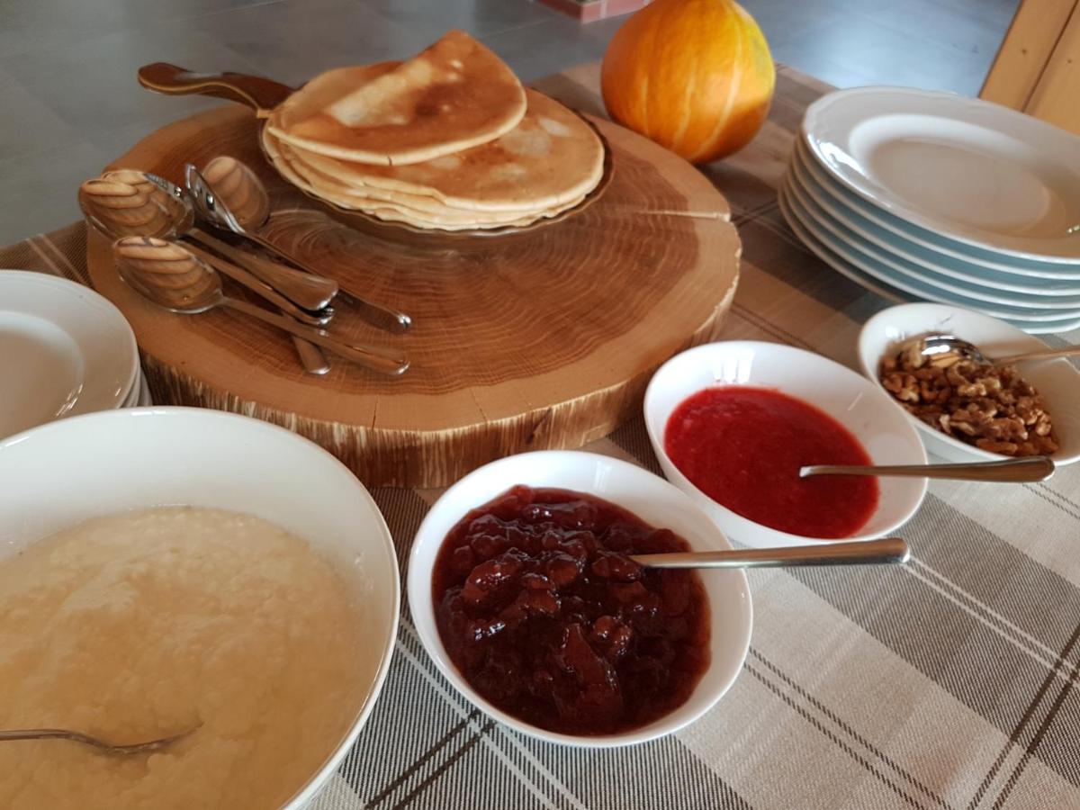 Wypoczynek Pod Lipami Bed and Breakfast Ruciane-Nida Exteriör bild