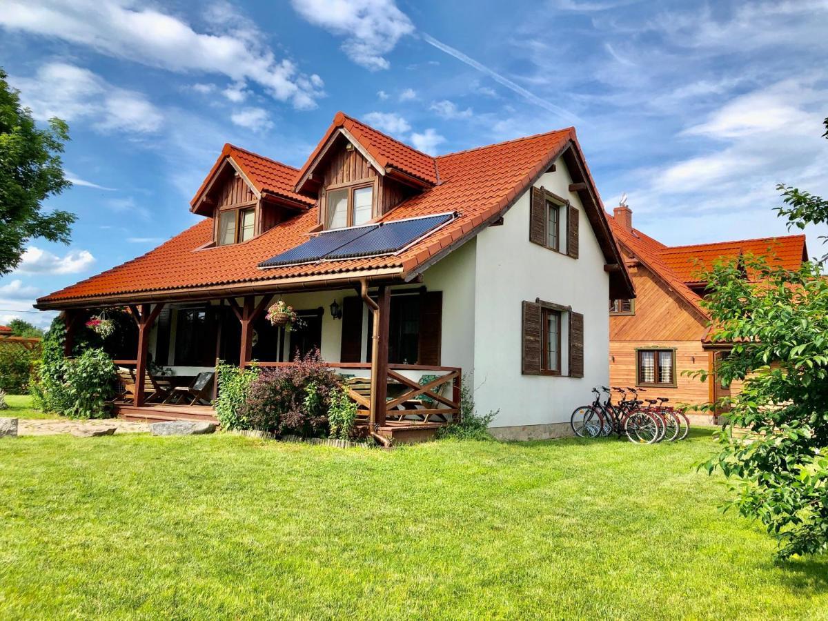 Wypoczynek Pod Lipami Bed and Breakfast Ruciane-Nida Exteriör bild